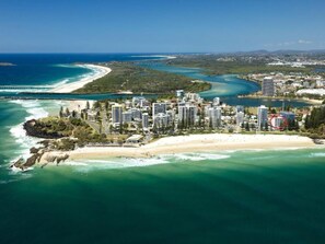 Beach towels - Rainbow Pacific Ocean Views (Coolangatta)