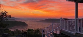 Scenic views, Fire Pit, Cozy
Close to the Buffalo National River
Pet friendly