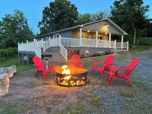 Terrace/patio - Scenic views, Fire Pit, Cozy
Close to the Buffalo National River
Pet friendly (Marshall)