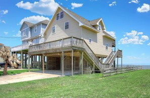 Exterior - Pelican's Landing--Waterfront Home Close To Kemah Boardwalk! (Seabrook)