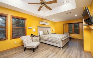 3 bedrooms, free WiFi, bed sheets - North Ridge Place - Fireplace, hot tub, and games! (Sevierville)