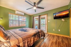 3 bedrooms, desk, free WiFi, bed sheets