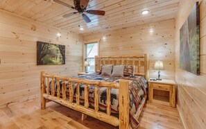 4 bedrooms, iron/ironing board, free WiFi, bed sheets - The Foxtail Lodge - Game Room, Hot Tub & Smoky Mountain Resort Pool (Gatlinburg)