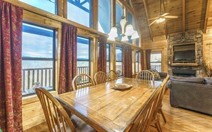Interior - Rockytop Hideaway - Mountain views plus a game room! (Townsend)