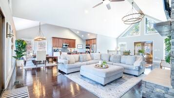 Caminetto, videogiochi, tavolo da calcetto, tavolo da ping pong