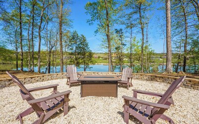 Tranquility Paradise - A relaxing lakeside retreat!