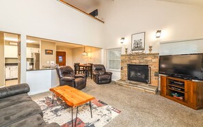 Télévision, cheminée, jeux vidéo