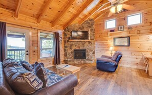 Smart TV, fireplace - Mountain views and a cozy hot tub! - Always (Gatlinburg)