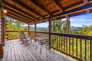 Outdoor dining - Mountain views and a cozy hot tub! - Always (Gatlinburg)