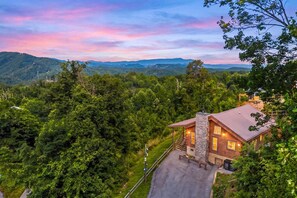 Exterior - Life's a Bear - Mountain views, fire pit, and hot tub! (Gatlinburg)