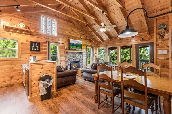Smart TV, fireplace - Life's a Bear - Mountain views, fire pit, and hot tub! (Gatlinburg)