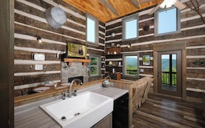 Interior - Sheriff's Cabin - Mountain views from your hot tub! (Gatlinburg)