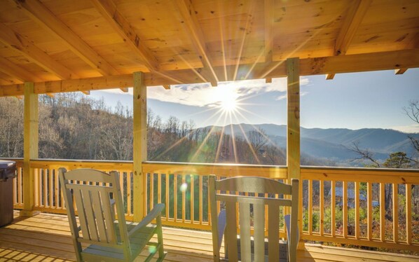 Property grounds - The Homestead - Mountain views from your hot tub! (Gatlinburg)