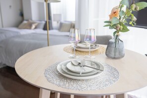 Leilighet – design | Spiseområde på rommet