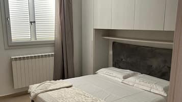 3 bedrooms, iron/ironing board, bed sheets
