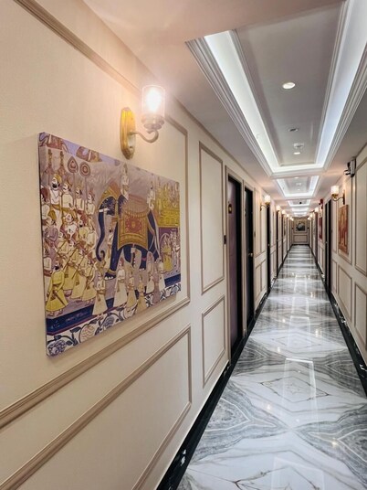 4 Ever Hotel - Surat