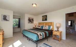 5 bedrooms, desk, free WiFi, bed sheets