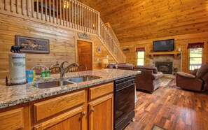 Interior - Nearby stream & cozy hot tub - Bear Necessities (Sevierville)
