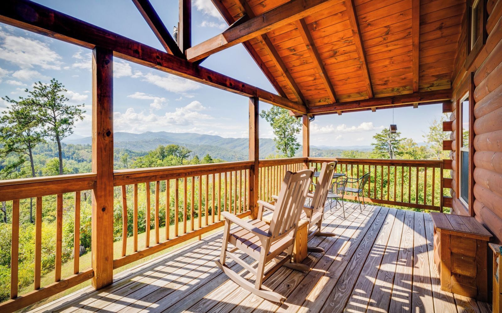 Ever After Gatlinburg - Mountain views and a hot tub!