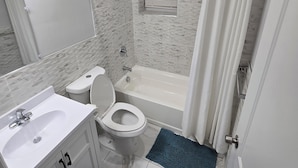 Unclassified image, 5 of 15, button - Family Gathering- Spacious 3-Bedroom Apt (Newark)