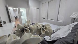Unclassified image, 2 of 15, button - Family Gathering- Spacious 3-Bedroom Apt (Newark)