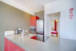 Fridge, microwave, oven, dishwasher