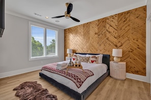4 habitaciones, tabla de planchar con plancha y cuna de viaje