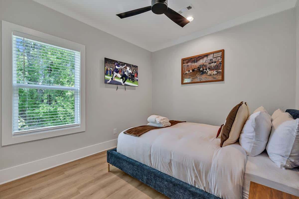 4 chambres, fer et planche à repasser, lit parapluie, Wi-Fi gratuit
