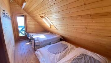 2 Schlafzimmer, Schreibtisch, Bügeleisen/Bügelbrett, kostenloses WLAN
