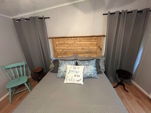 3 bedrooms, desk, free WiFi, bed sheets