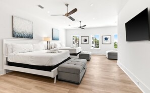 9 bedrooms, WiFi, bed sheets - Luxurious Beachfront Retreat: Pool, Spa, Chefs Kitchen (Destin)