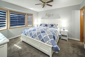 5 bedrooms, desk, iron/ironing board, WiFi