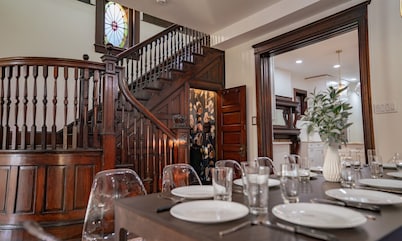 Historic-7BR/4.5BA-Parking+By Metro+Chef's Kitchen