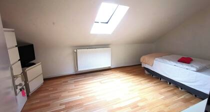 Privat Zimmer in Zwei-Zimmer-Wohnung als 2er WG