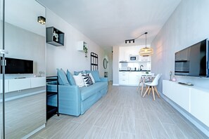 TV - WELCS ESTUDIO 157 EMP cerca del Mar (Empuriabrava)