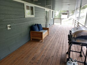 Terrace/patio - Mountain Hideaway Retreat- Room for Everyone (Townsend)