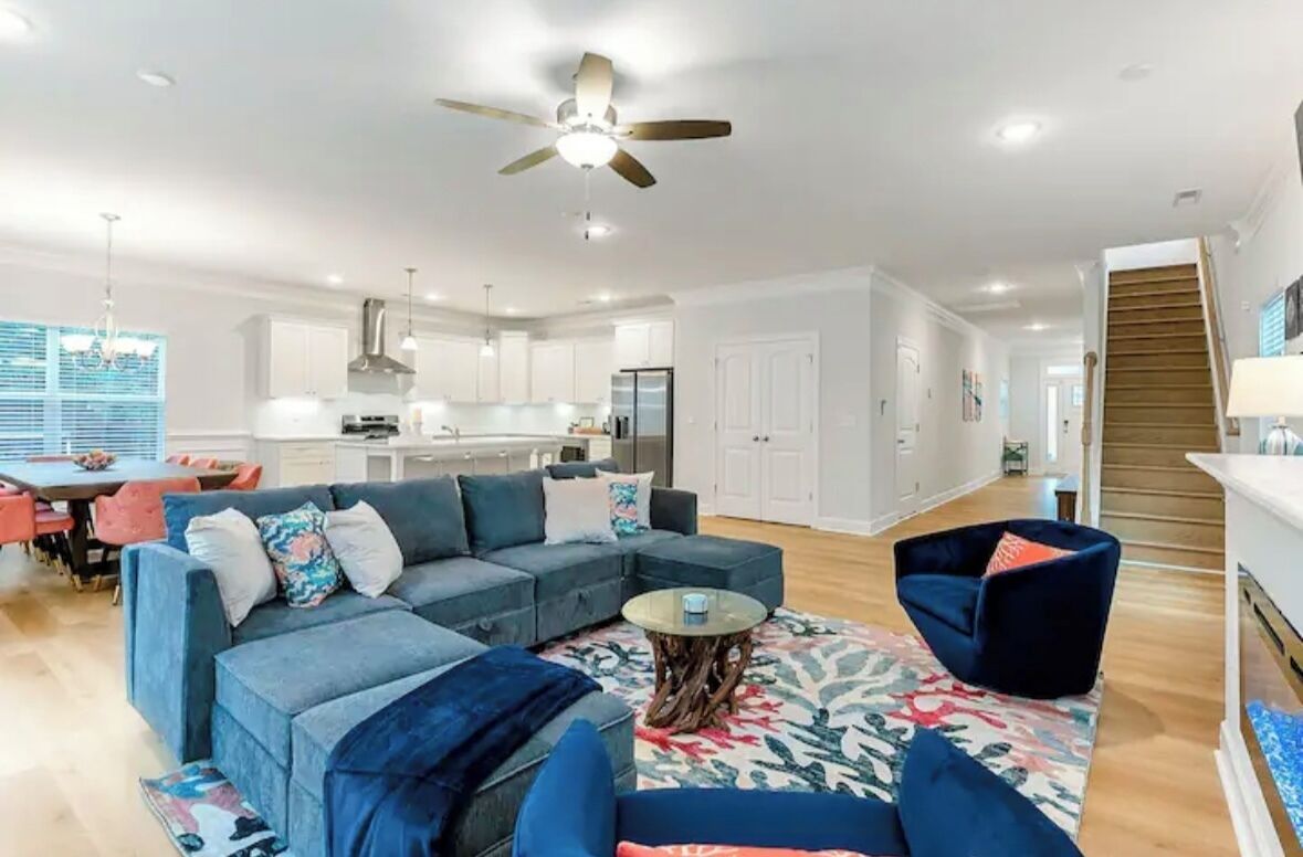 Pet Friendly; Newly Built; 1 Block to the Beach