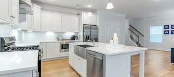 Pet Friendly; Newly Built; 1 Block to the Beach