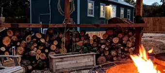 One bedroom cabin with an extra loft sleeping space minutes from the Frio River!