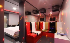 Habitación de lujo doble | Zona de estar | Una televisión de pantalla plana, Netflix, servicios de streaming