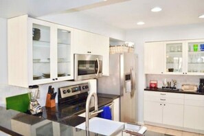 Private kitchen - Perfect location - quiet, central Scottsdale condo (Scottsdale)