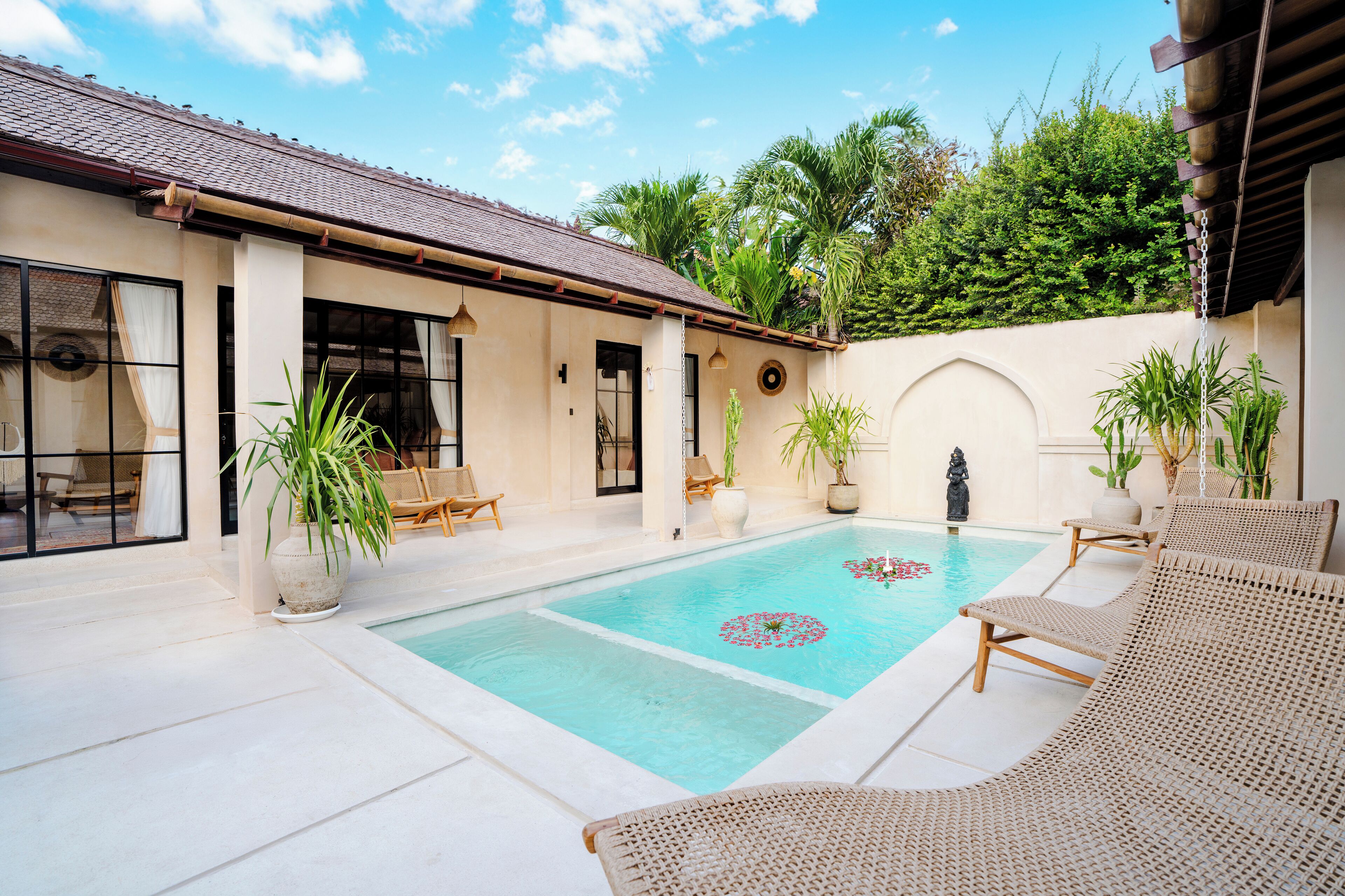 Hồ bơi ngoài trời 