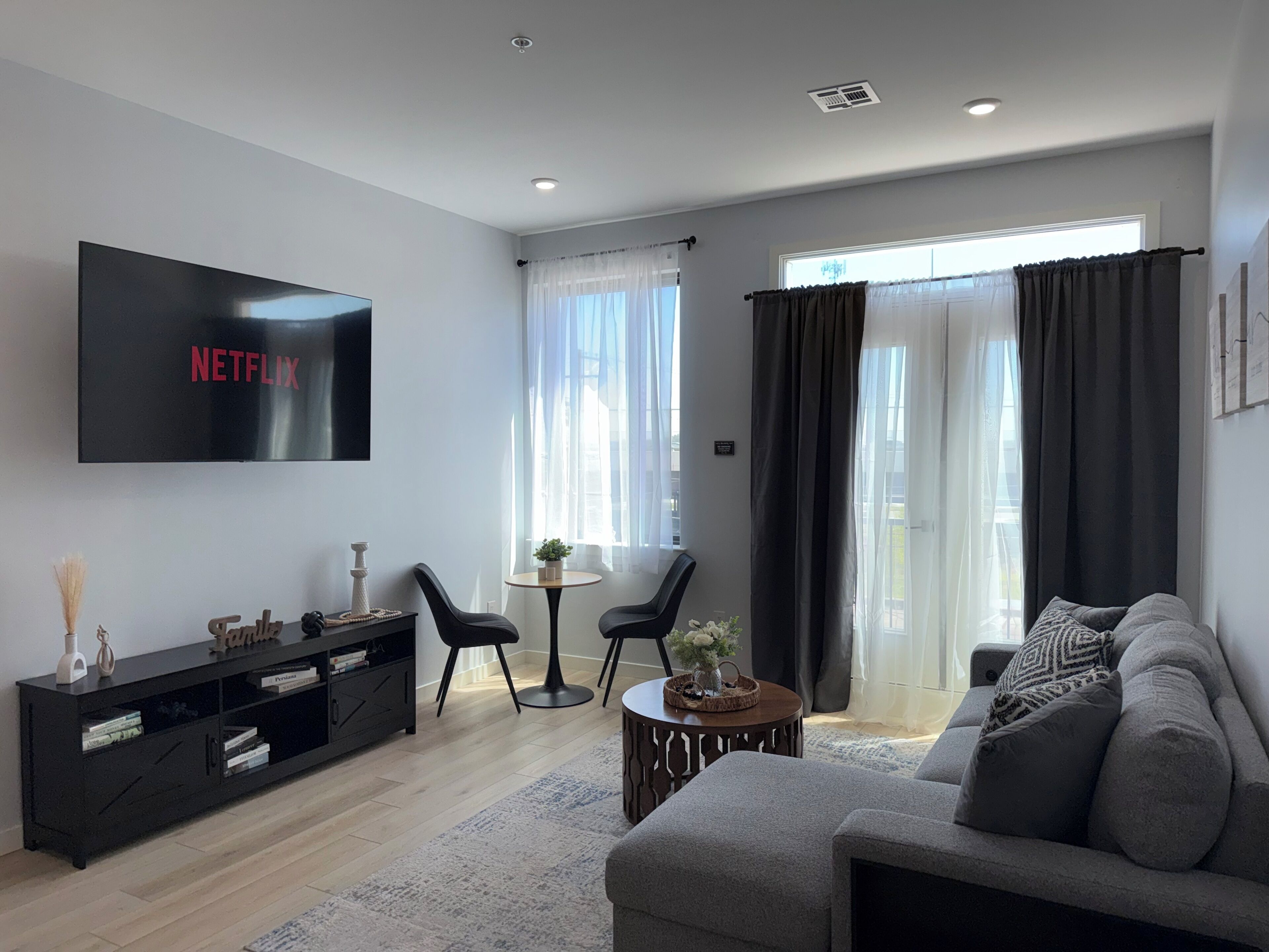 Luxury Apartment In The Heart Of Philadelphia. 5 Mins From Restaurants And Bars! - Cherry Hill, NJ
