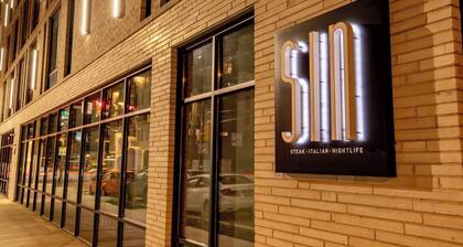 Luxury apartment in the heart of Philadelphia.
5 mins from restaurants and bars!