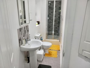 Shower, towels