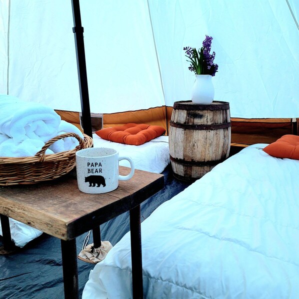 1 bedroom, free WiFi, bed sheets - Secluded Mountaintop Retreat – Rustic Luxury & Panoramic Views at Freedom Farm (New Milford)