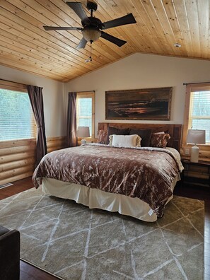 5 bedrooms, iron/ironing board, free WiFi, bed sheets