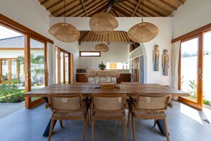 Basic Villa | Dining - Villa Rumiano II (Ubud)