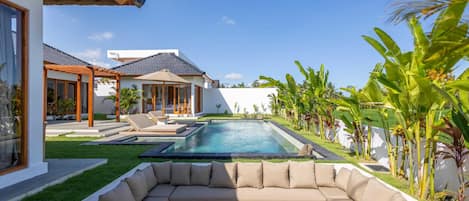 Basic Villa | Pool | Outdoor pool