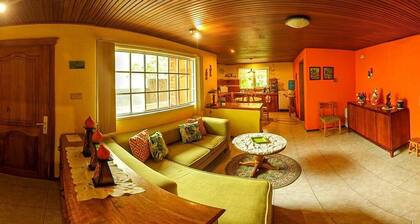 Ideal apartment for couples or family, 10 minutes from the center of town.